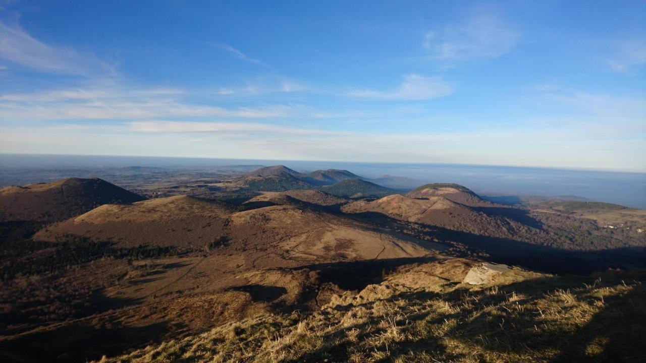 Sejour Au Coeur Des Volcans Saint-Ours  Exteriör bild