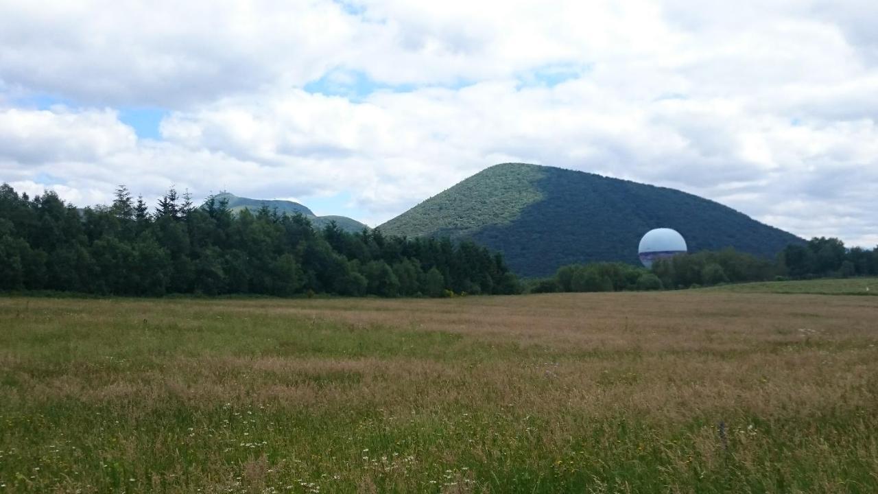 Sejour Au Coeur Des Volcans Saint-Ours  Exteriör bild