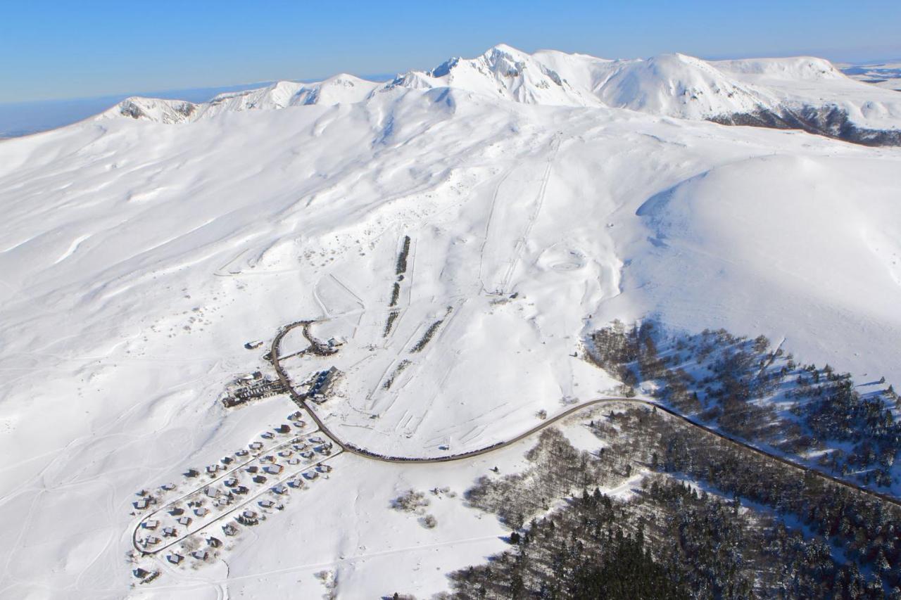 Sejour Au Coeur Des Volcans Saint-Ours  Exteriör bild